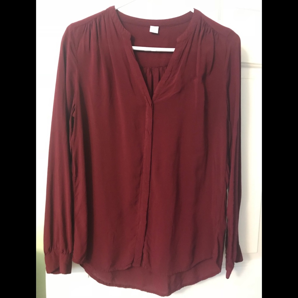 Long sleeve maroon button up blouse